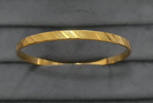 Anti Tarnish Bangle – Dazzling Print 18K Gold Plated