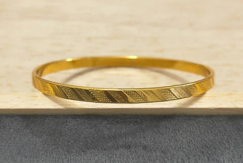 Anti Tarnish Bangle – Dazzling Print 18K Gold Plated