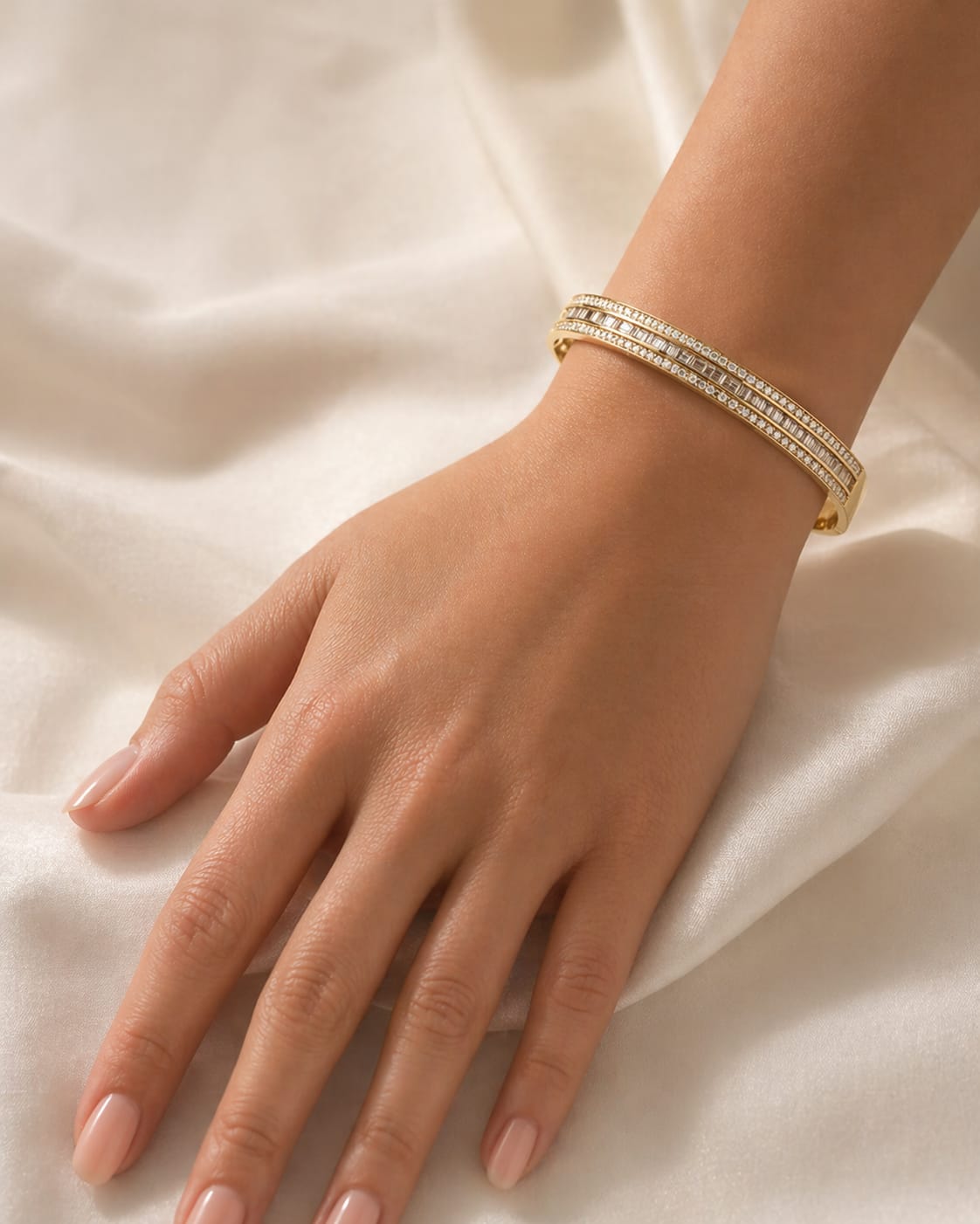 Celeste Bar Elegance Bracelet – Anti Tarnish Gold Plated