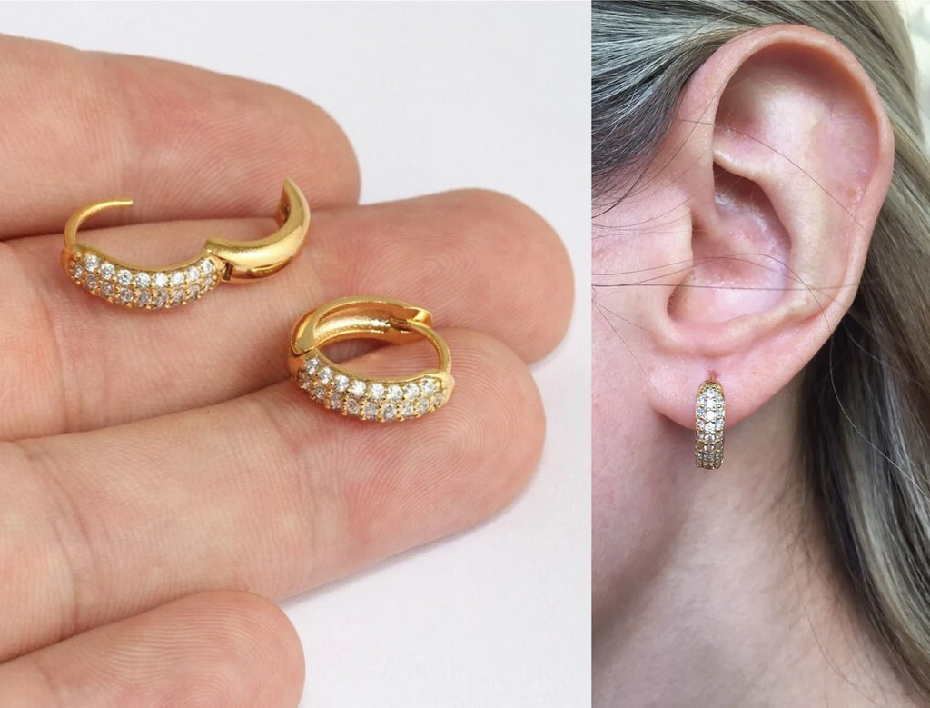 Gold Small Hoop Earrings with Diamond-Look Crystals – Chic Sparkling Mini Hoops for Women