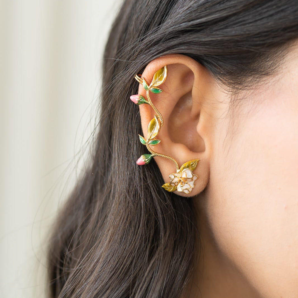 Floral Vine Ear Cuff – Elegant Nature-Inspired Jewelry